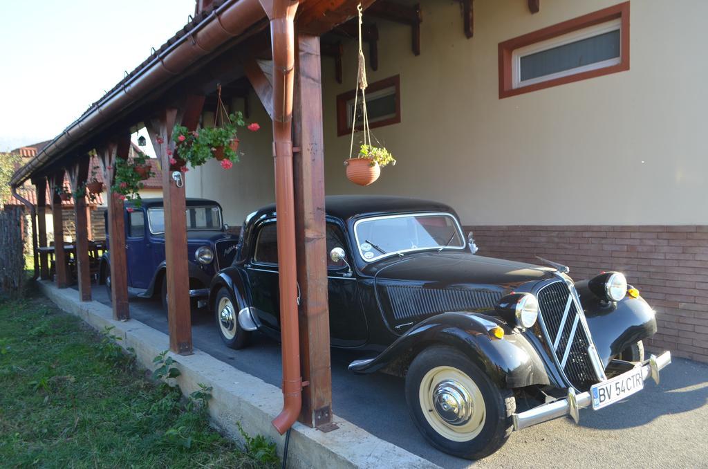 Vila Old Cars Cristian  Luaran gambar